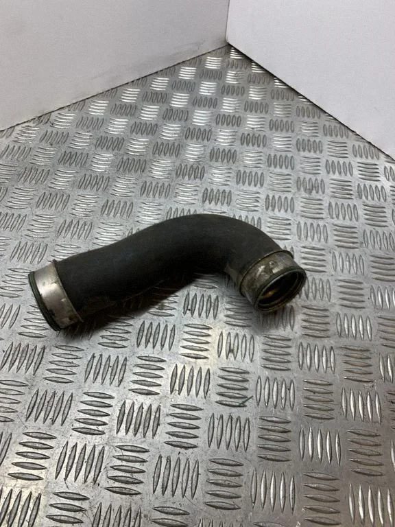 Intercooler hose/pipe
