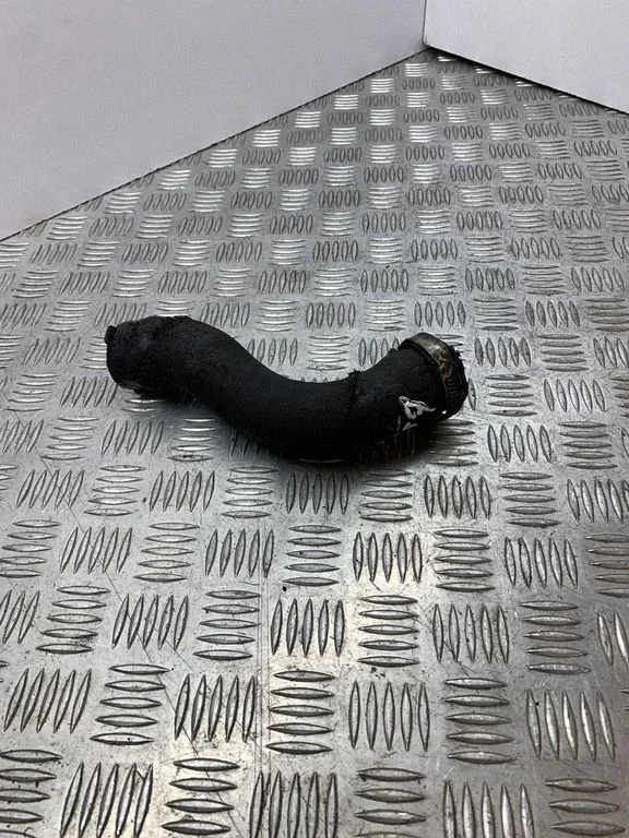 Intercooler hose/pipe