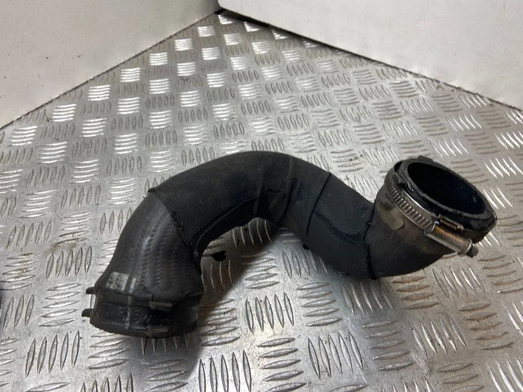 Intercooler hose/pipe