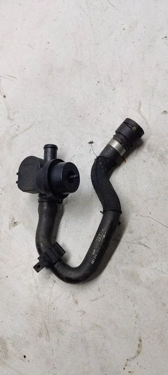 Engine coolant pipe/hose 8k1819376D