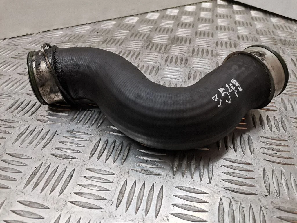 Vahejahuti voolik (-ud)/ toru (-d) – Volkswagen Passat B6 (2005-2010)