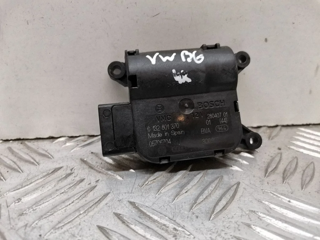 Gaisa aizvara motoriņš/aktuators 0132801370
