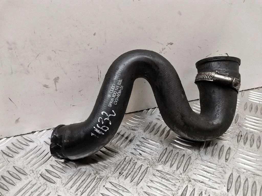 Vahejahuti voolik (-ud)/ toru (-d) – Audi A4 S4 B6 8E 8H (2001-2005)