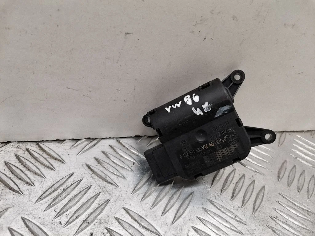 Gaisa aizvara motoriņš/aktuators 0132801336