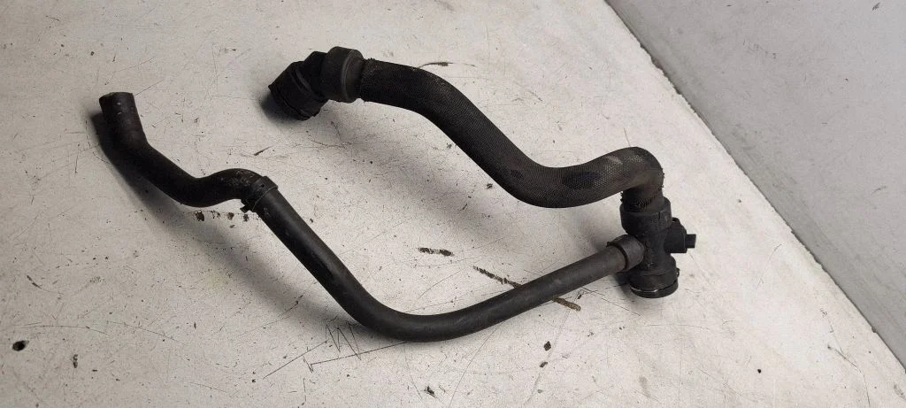 Engine coolant pipe/hose 8e0121049T