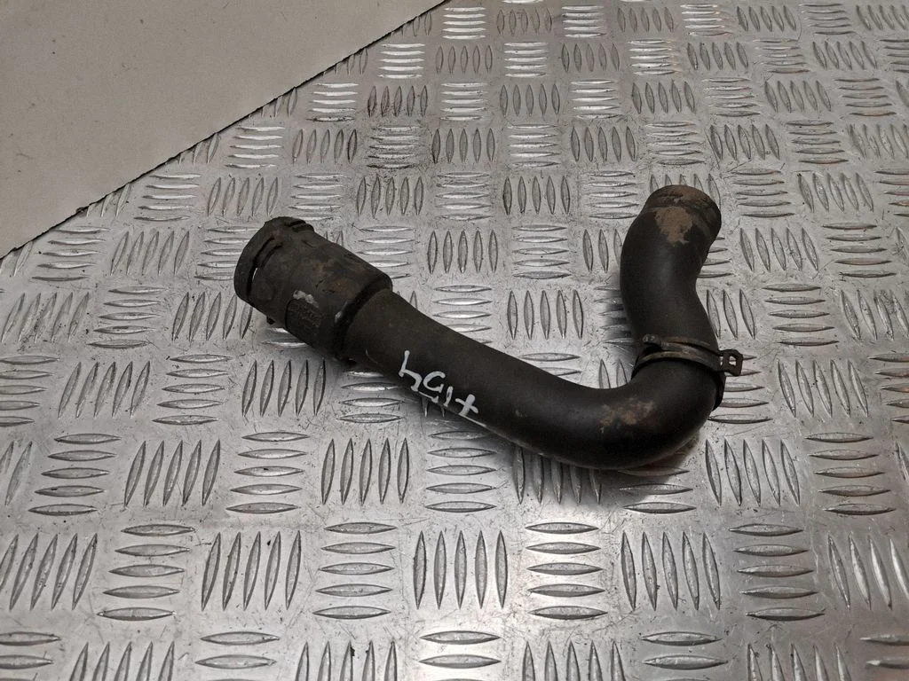 Engine coolant pipe/hose 8E0121101AA