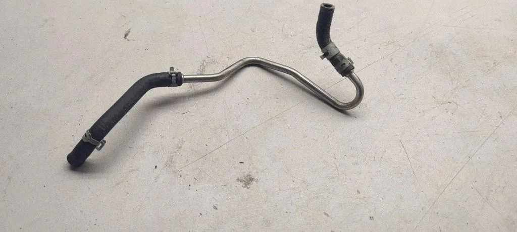 Engine coolant pipe/hose