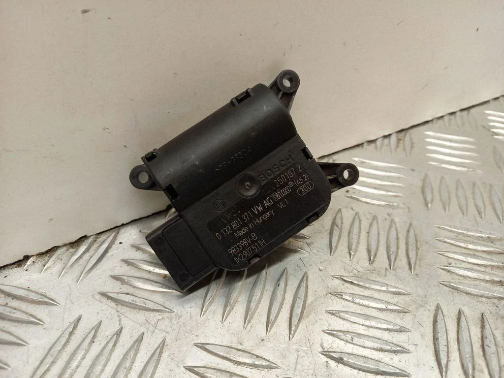 Gaisa aizvara motoriņš/aktuators 1K2907511H