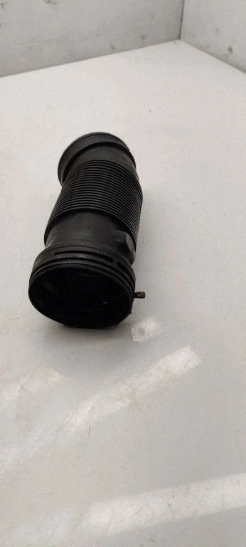 Air intake duct part 1k0129684P