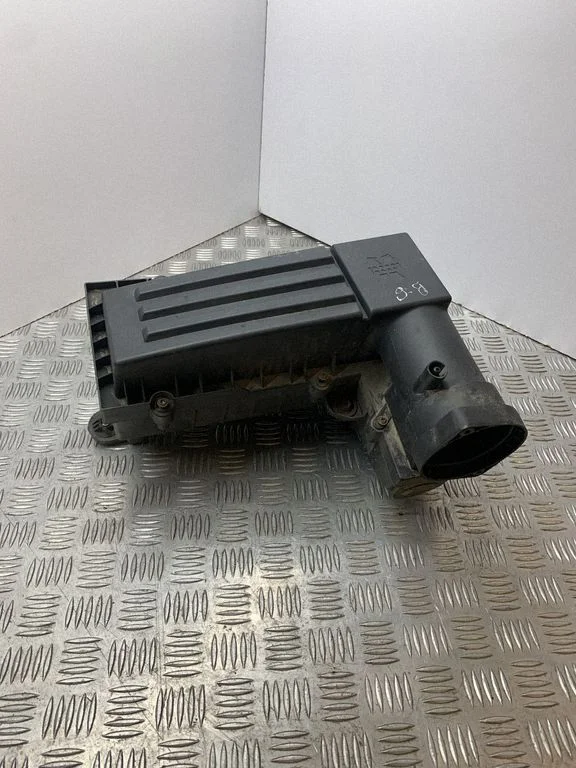 Air filter box