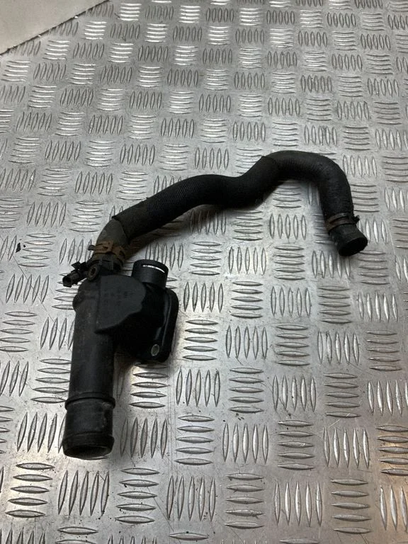 Engine coolant pipe/hose 03G12132B