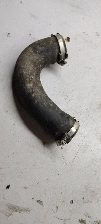 Intercooler hose/pipe 8k0145709h