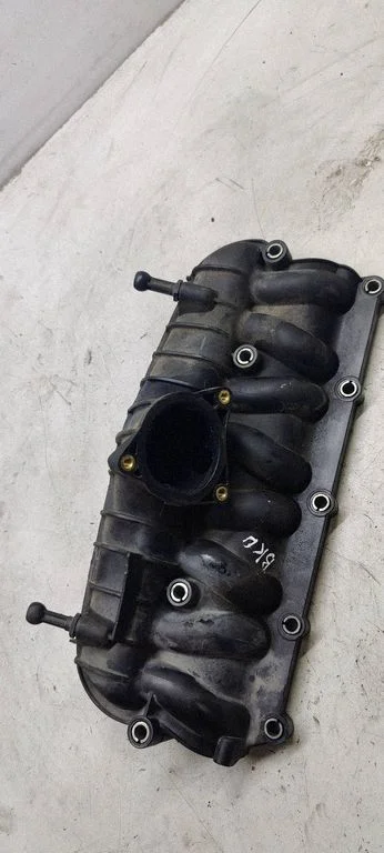 Intake manifold 03g129713af