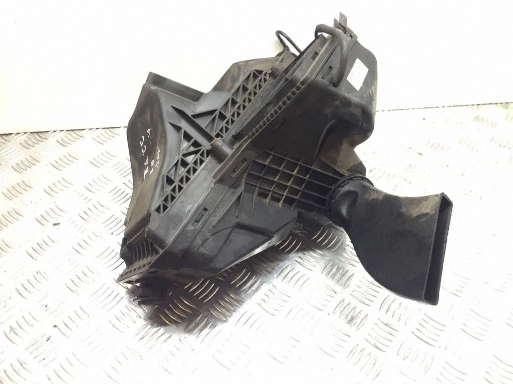 Air filter box 8K0133843E
