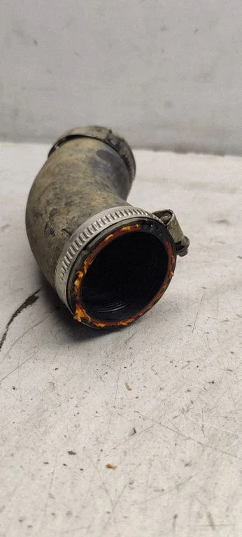 Intercooler hose/pipe 04L145828G