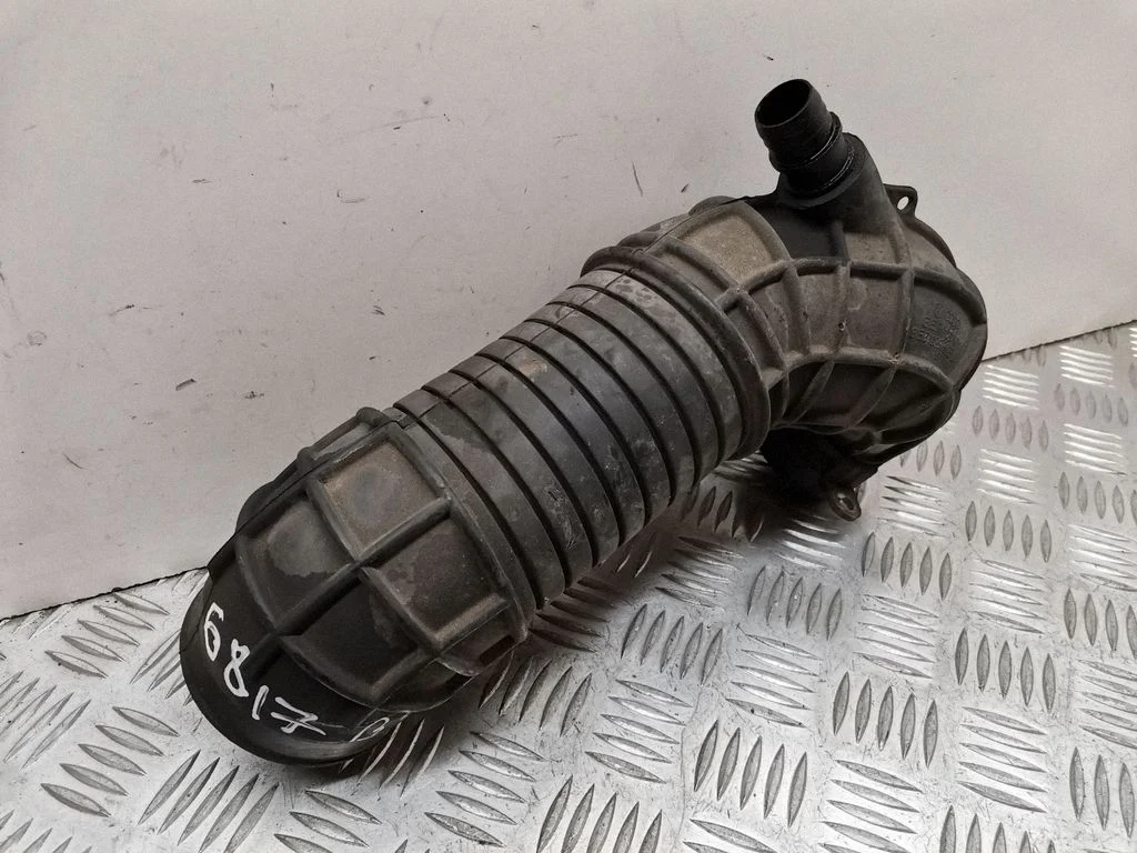 Intercooler hose/pipe 8E0129615J