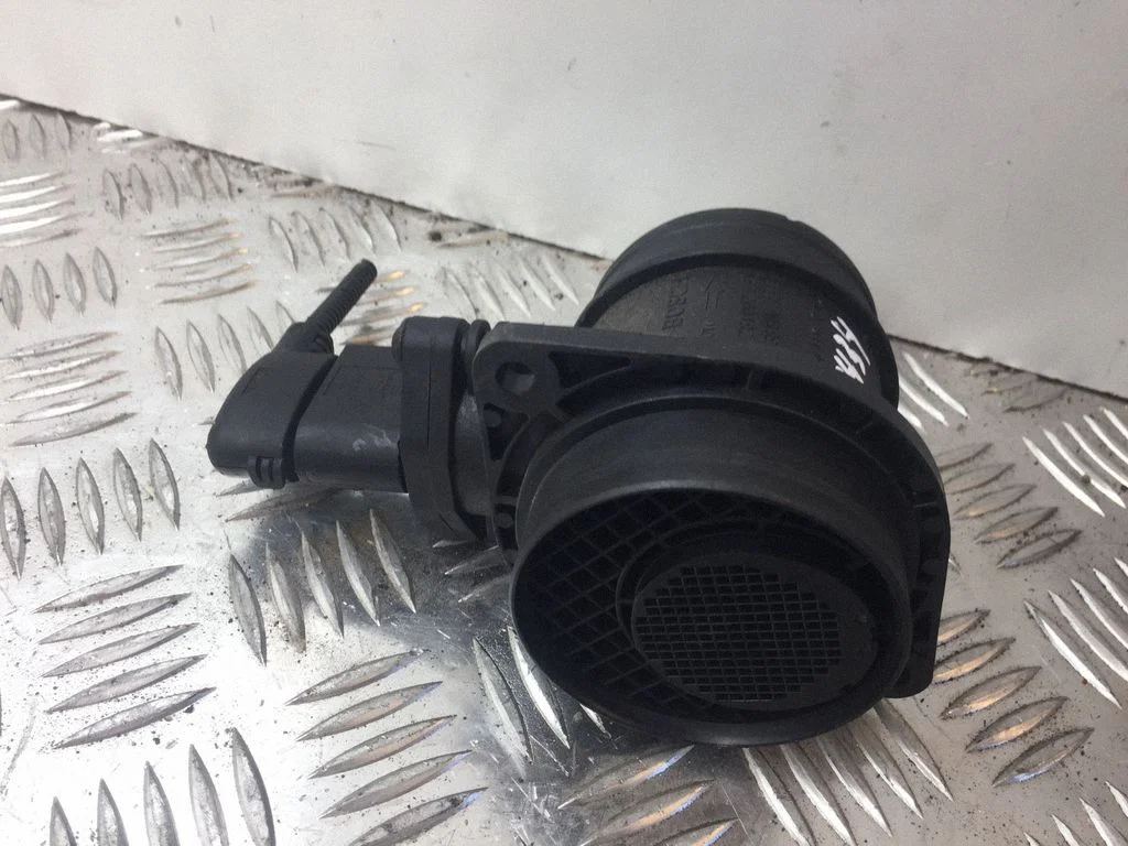 Mass air flow meter 038906461B