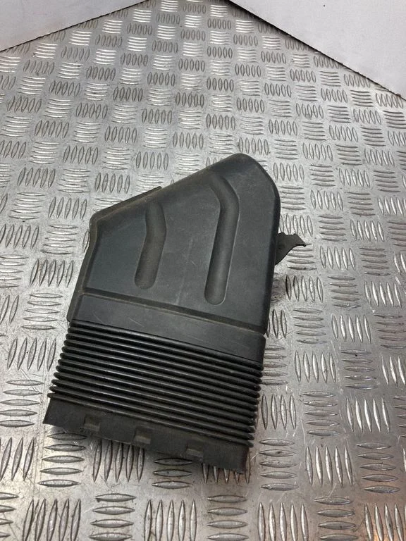 Air intake duct part – Audi A4 S4 B6 8E 8H (2001-2005)