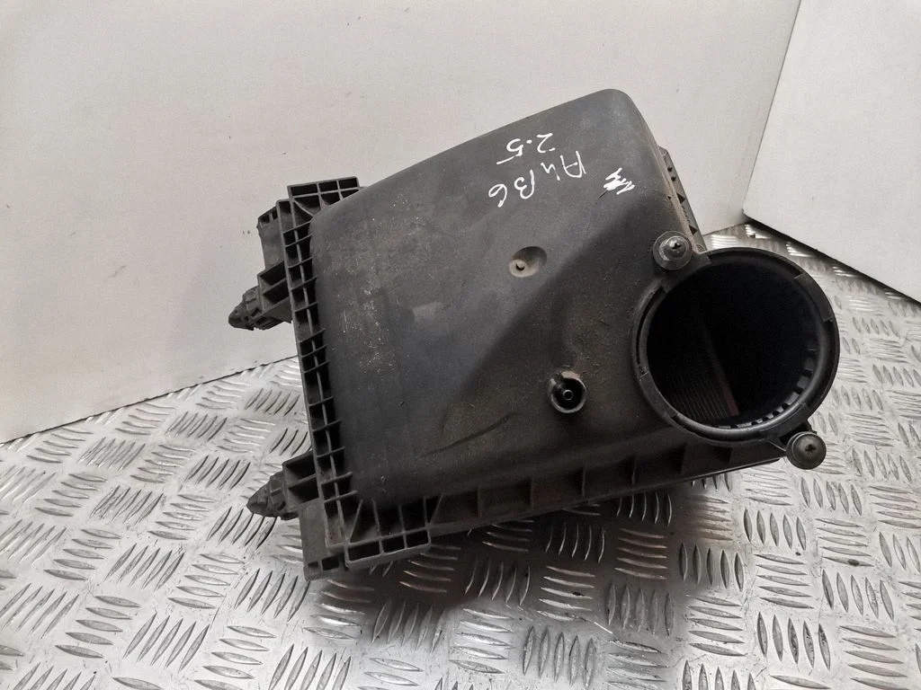 Air filter box
