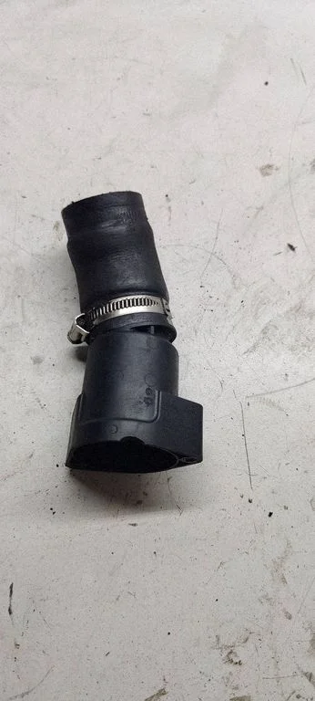 Intercooler hose/pipe 03L131111g