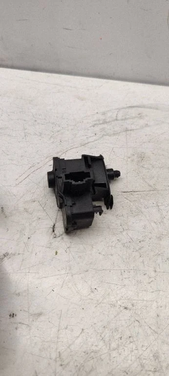 Fuel tank cap lock 7P0810773D