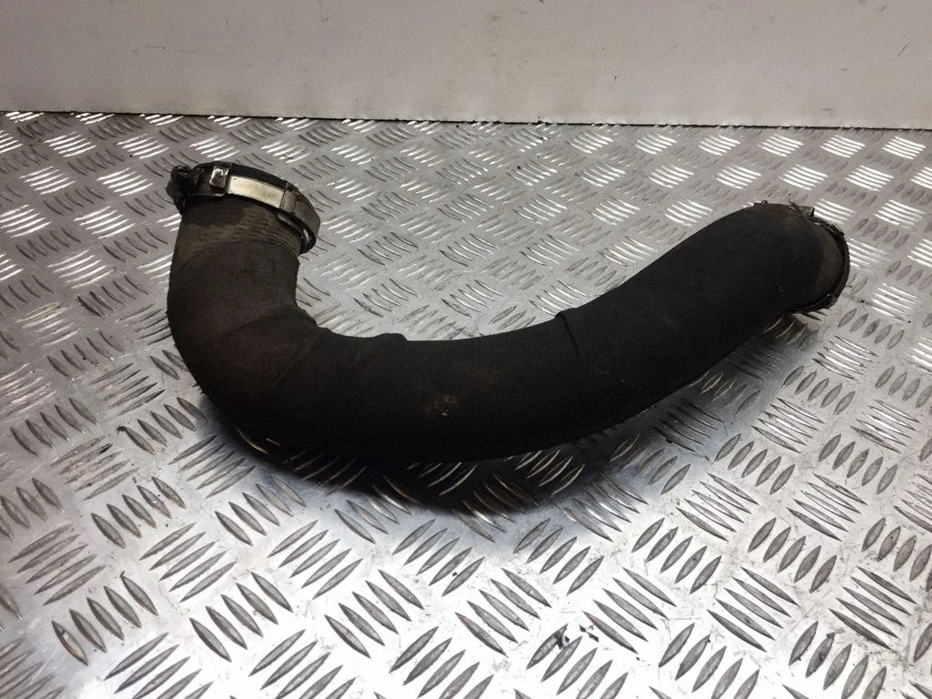 Intercooler hose/pipe
