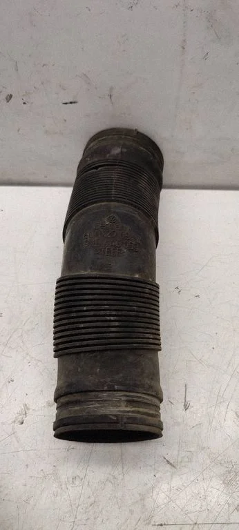 Air intake hose/pipe 6q0129684c