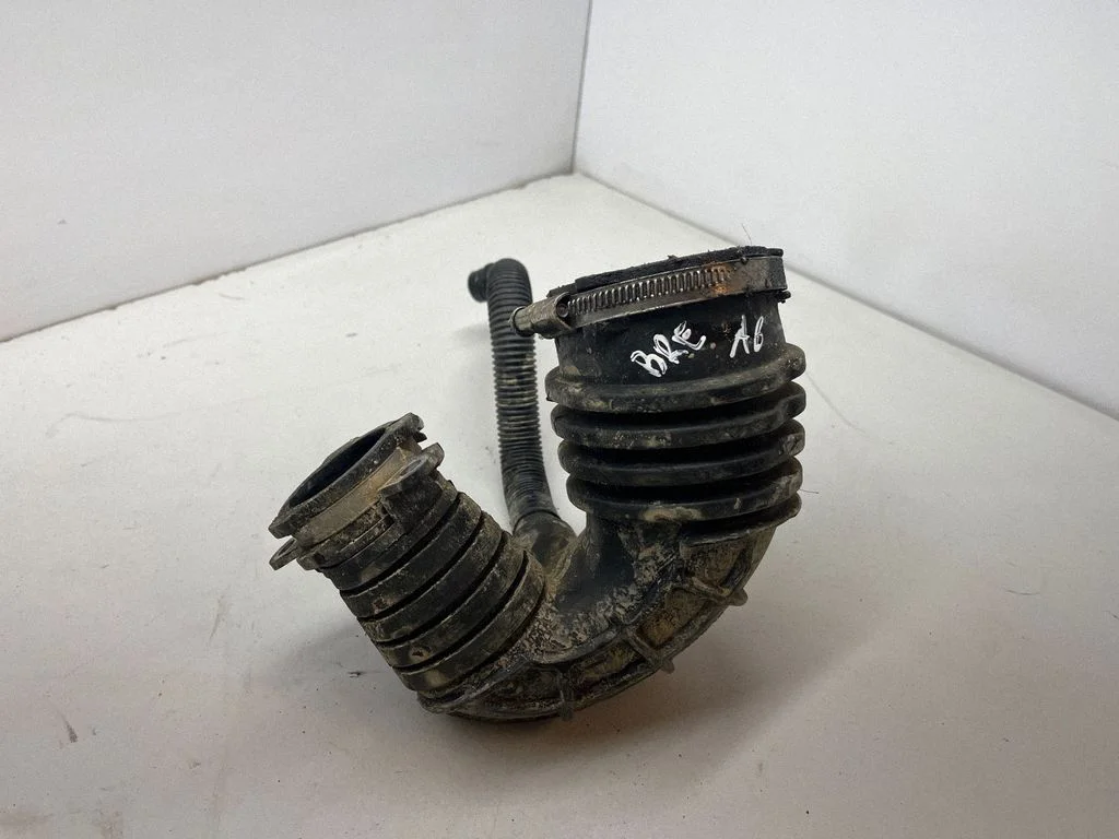 Turbo õhu sisselasketoru/ -voolik 4F0129615B