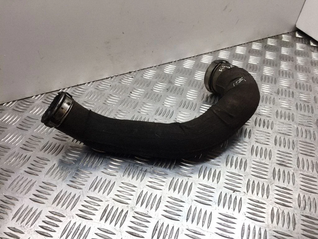 Intercooler hose/pipe