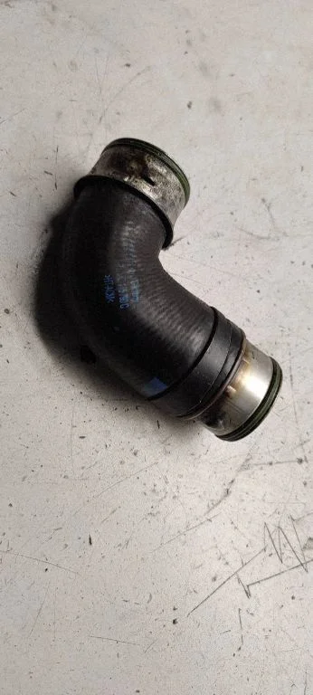 Intercooler hose/pipe 1k0145790c