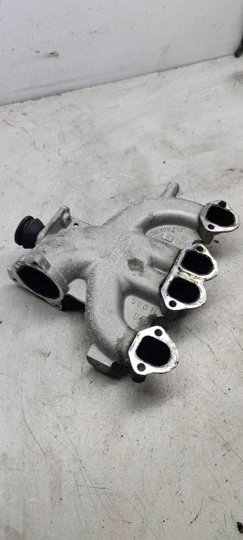 Intake manifold – Volkswagen Touran I (2003-2010)