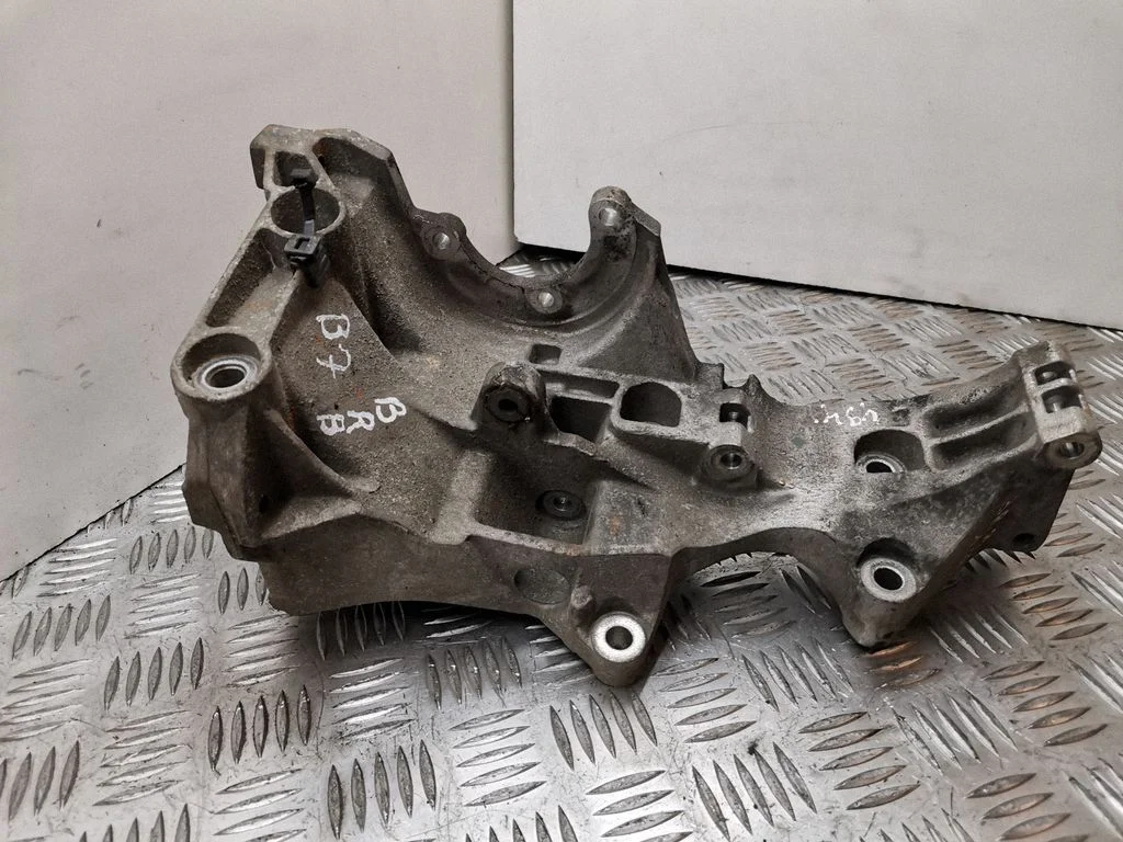 Generator/alternator bracket