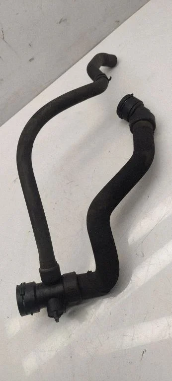 Engine coolant pipe/hose 8e0121049T