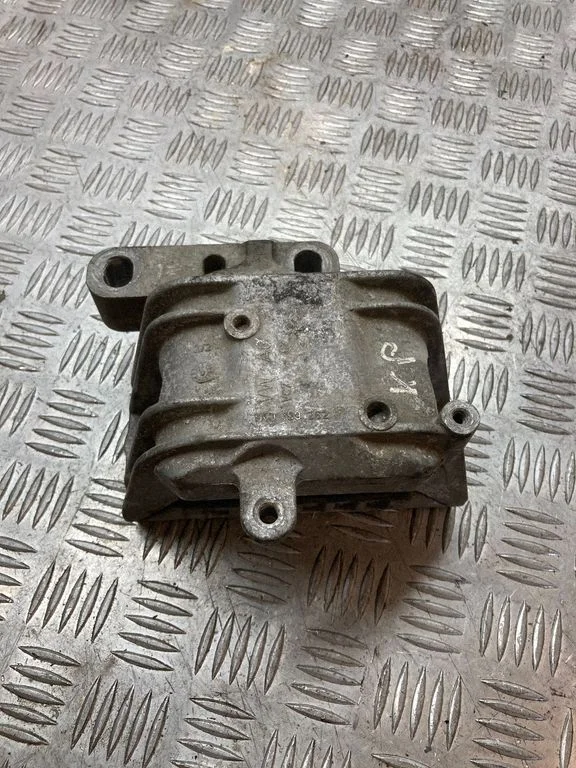 Engine mount bracket 1K0199262