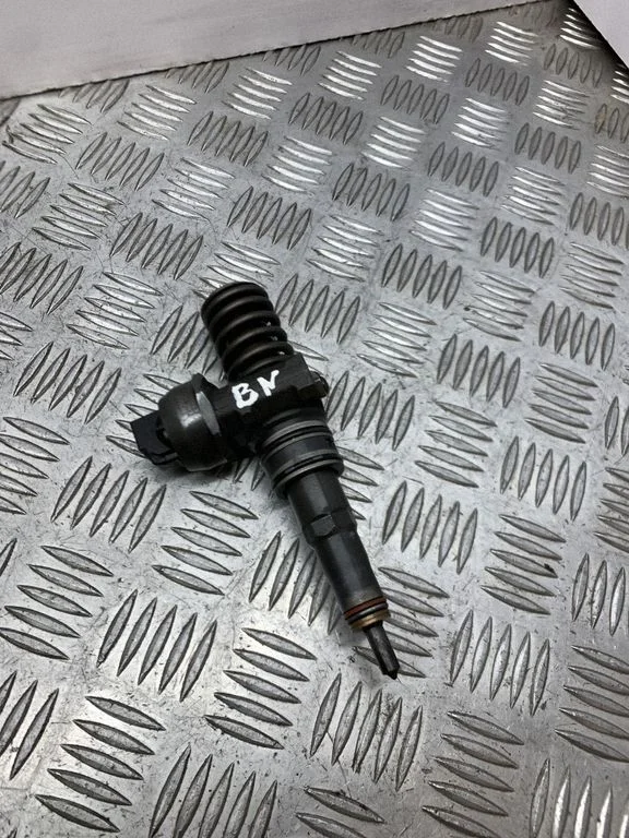 Fuel injector 038130073BN