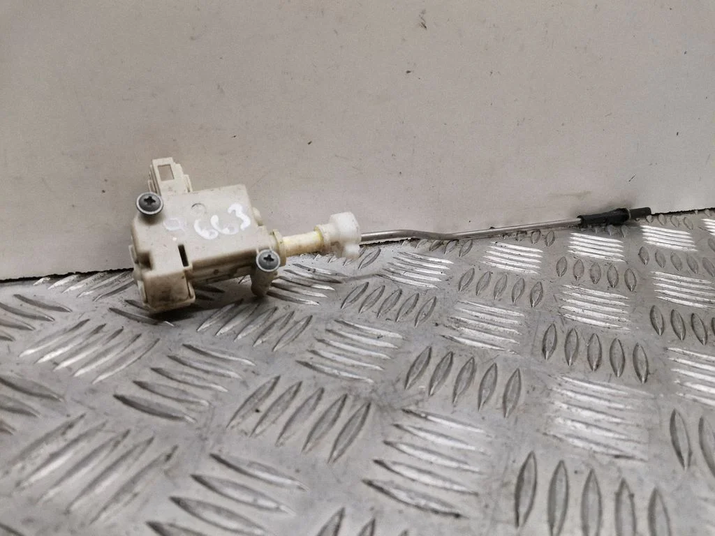 Kütusepaagi korgi lukk 3C0810773