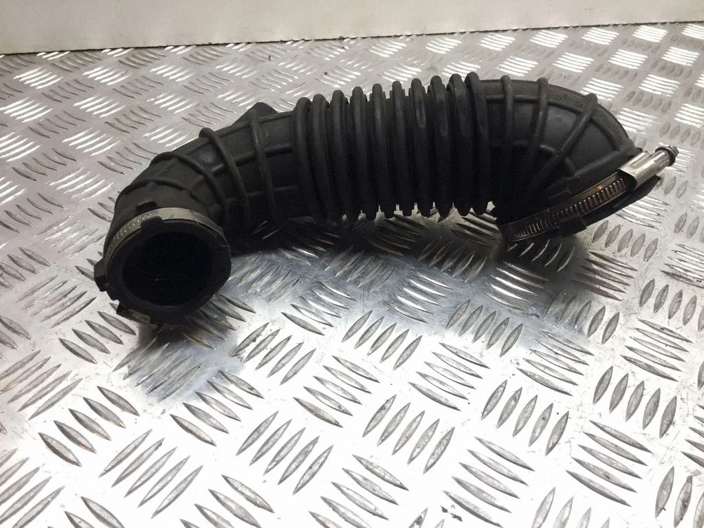 Turbo air intake inlet pipe/hose 03G129629