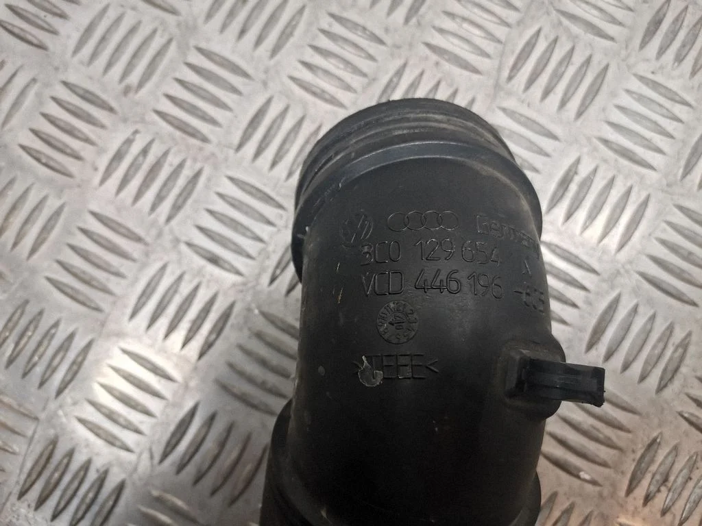 Turbo õhu sisselasketoru/ -voolik 3C0129654N