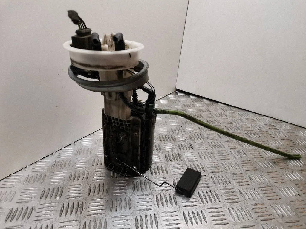 Pompa paliwa w zbiorniku 8E0919050D