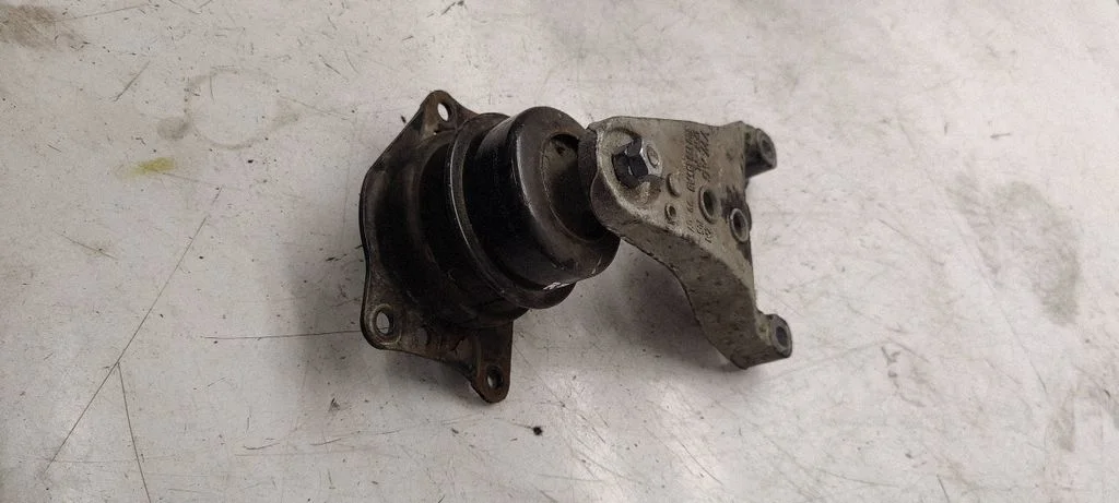 Engine mounting bracket 6Q0199185AB
