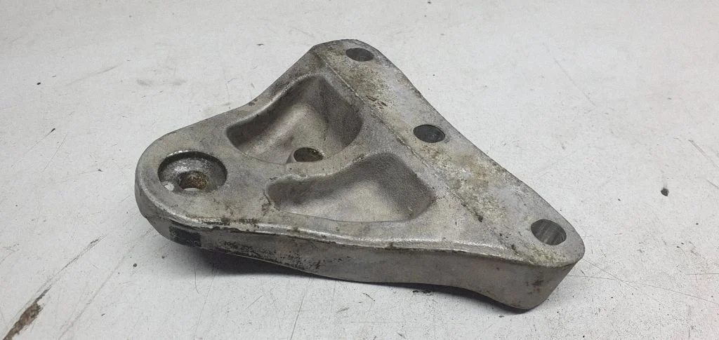 Engine mounting bracket 6Q0199185AA