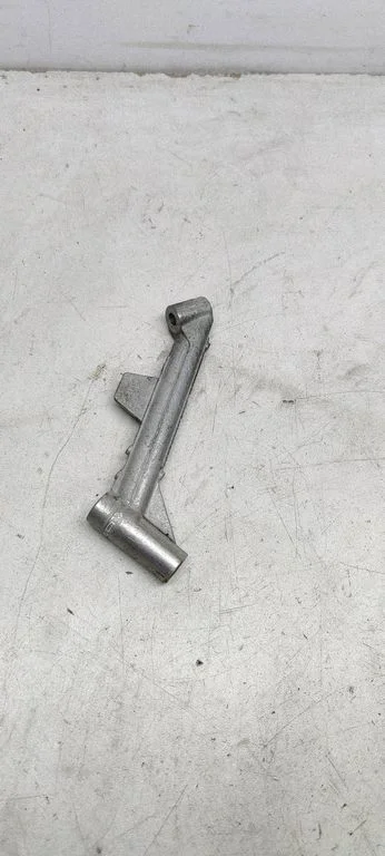 Engine mounting bracket 06h129723e