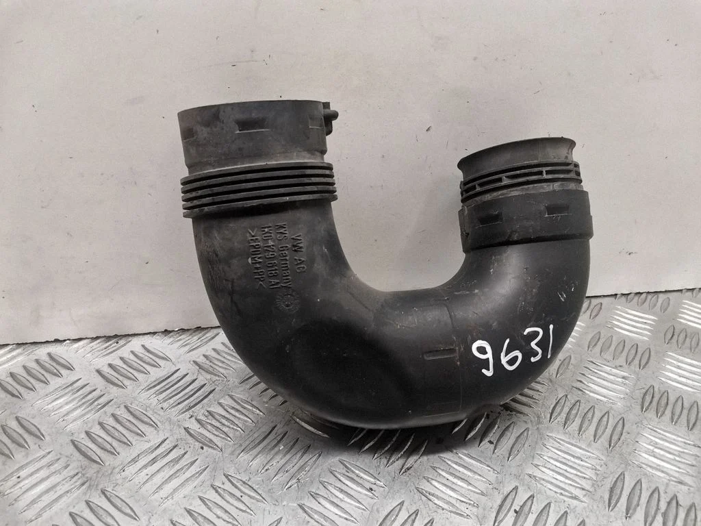 Turbo õhu sisselasketoru/ -voolik 1K0129618AT