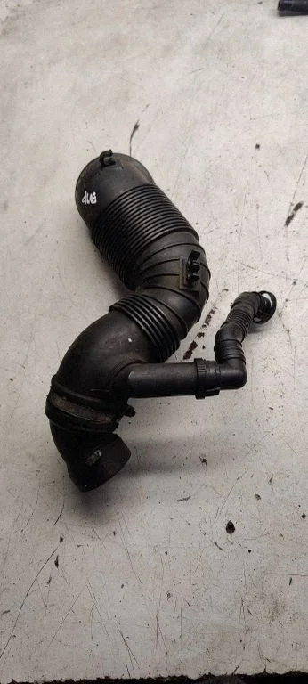 Air intake hose/pipe 3c0129654p
