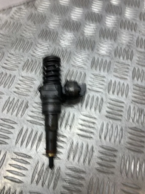 Fuel injector 038130073BN