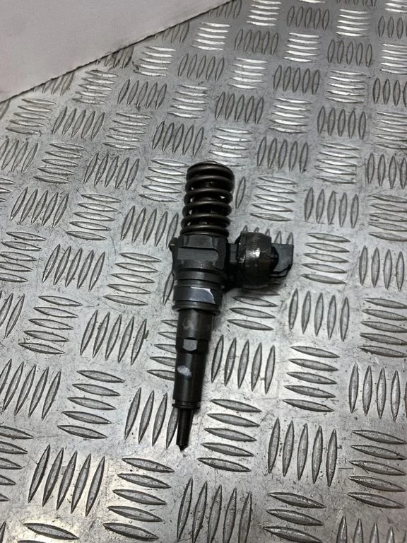 Fuel injector 038130073BN