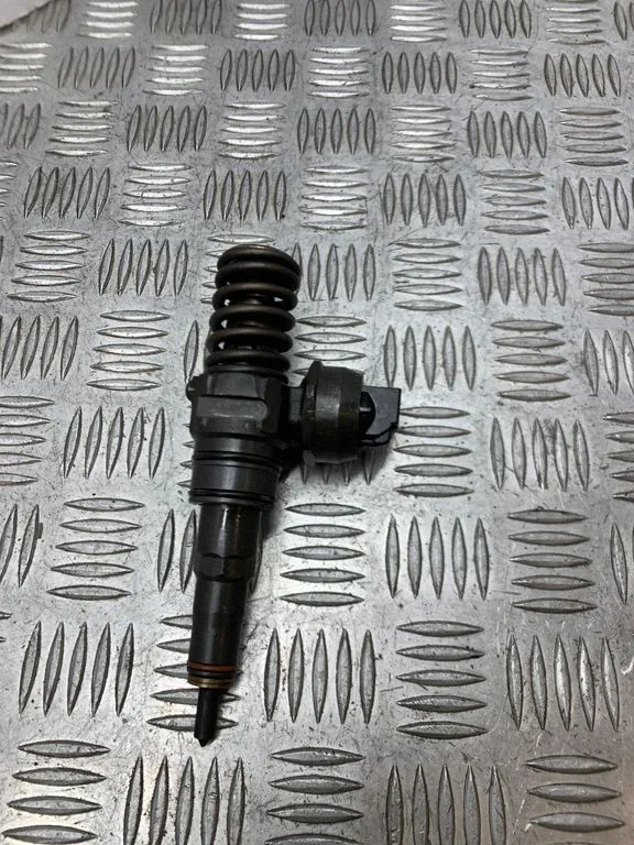 Fuel injector 038130073BN