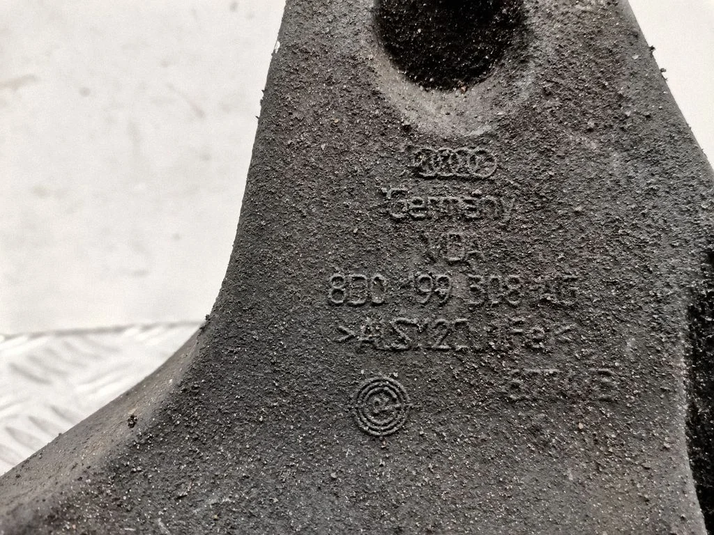 Engine mounting bracket 8D0199308AG