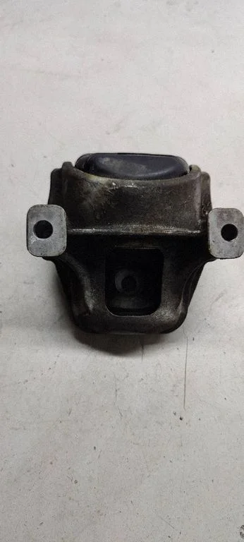 Engine mount bracket 8k0799381