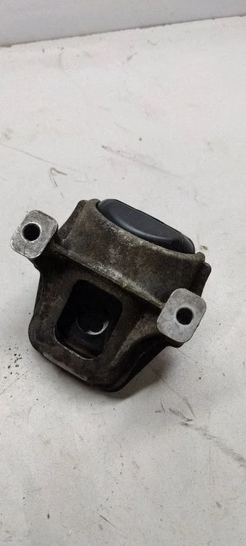 Engine mount bracket – Audi A4 Allroad B8 (2008-2016)